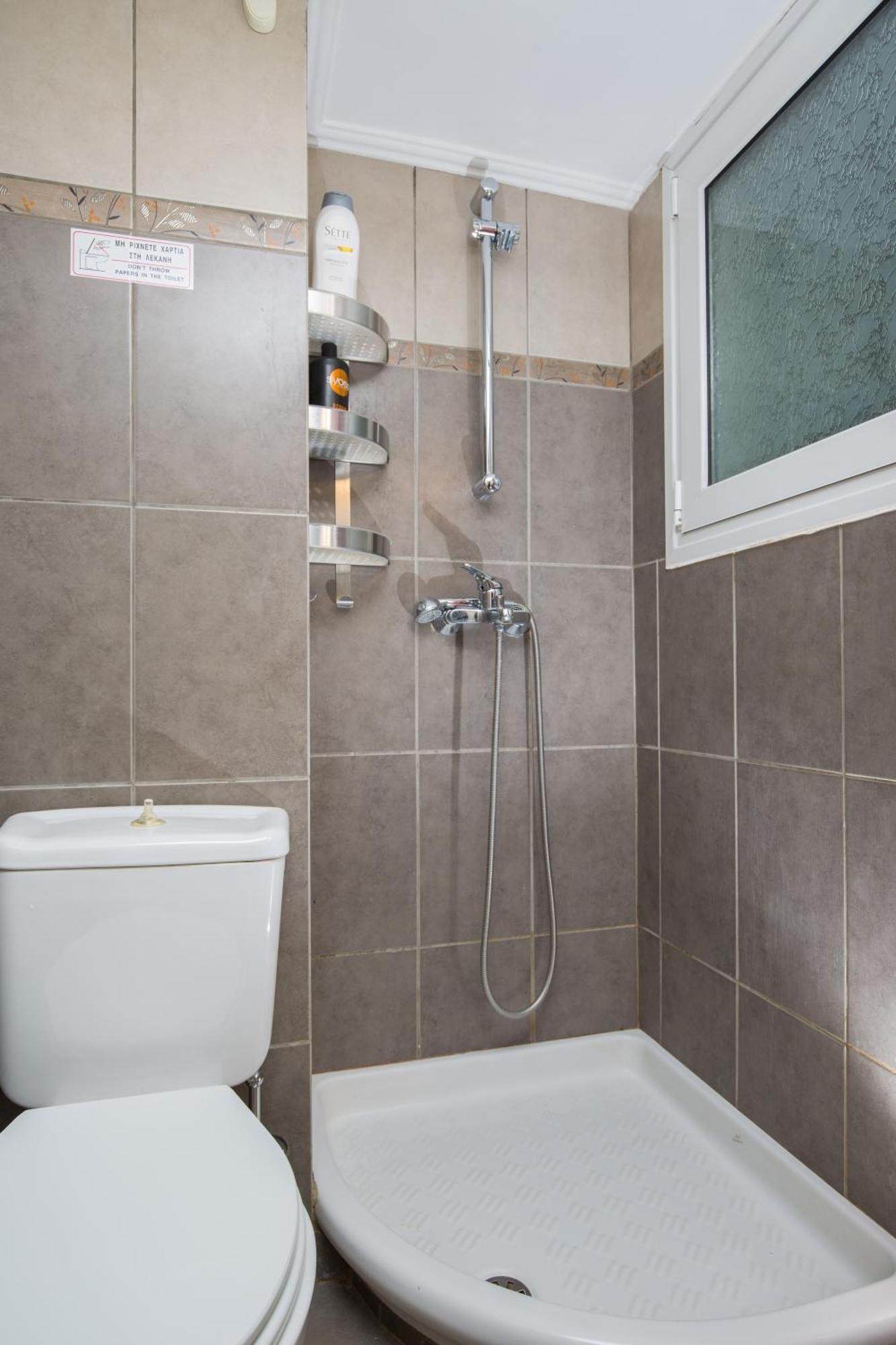 Downtown Quiet Apartment On A Pedestrian Street أثينا المظهر الخارجي الصورة